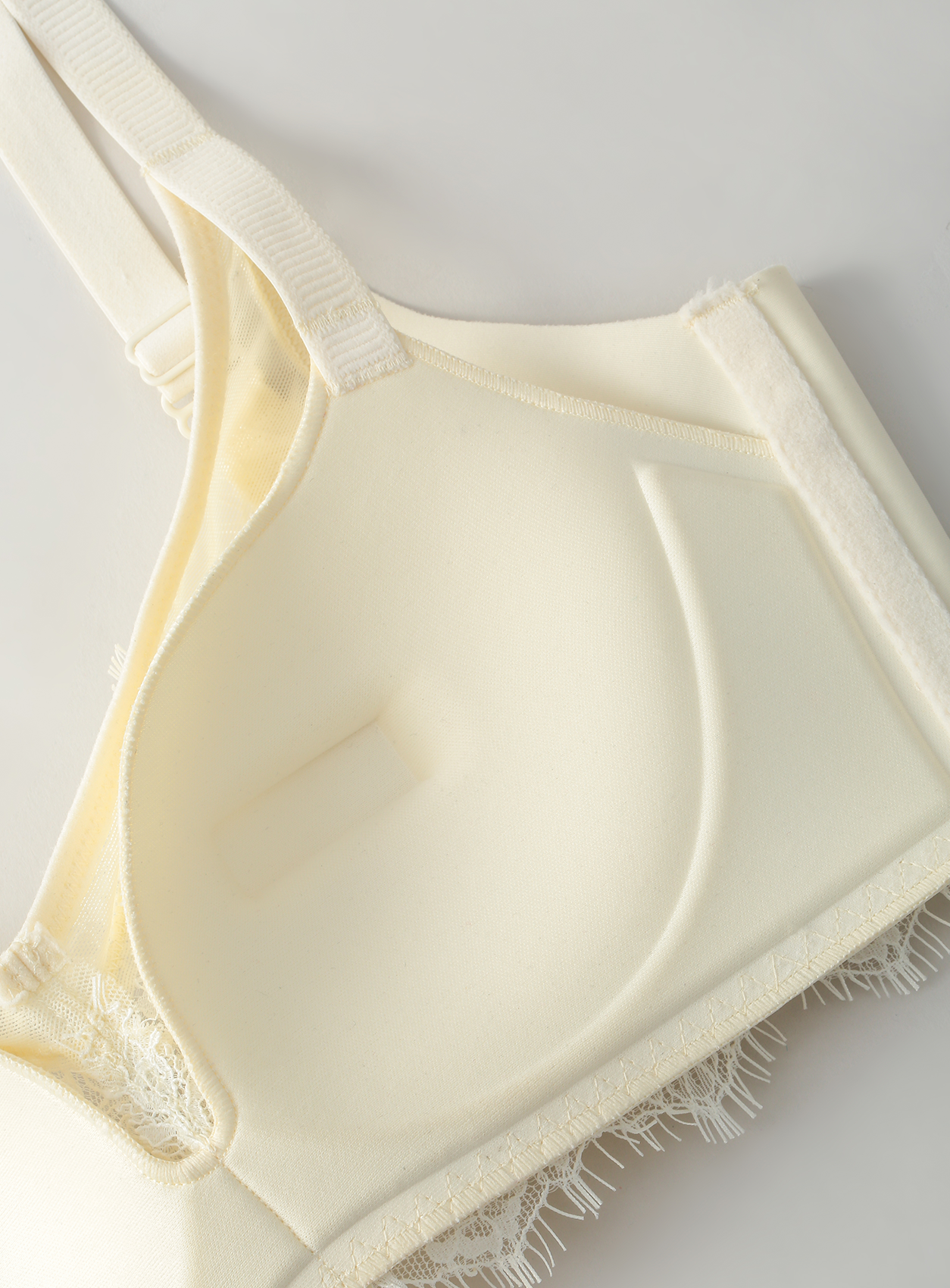 SuperGard Cabin Bra 8114 | Wireless Bra for Women with French Lace Detail, Soft Side Support and Pressure-Free Nipple Space